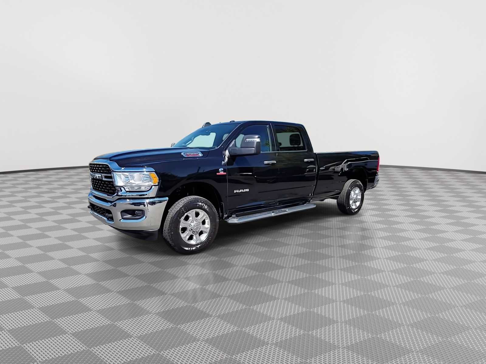 Used 2024 RAM 3500 Big Horn AWD/4WD image 4