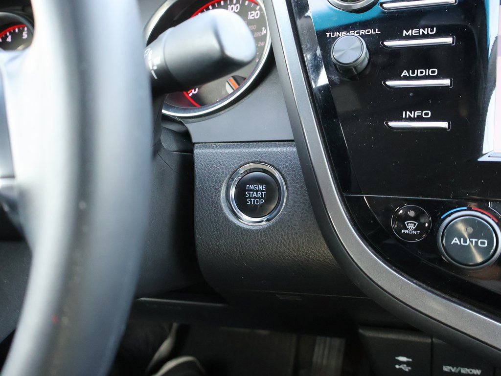 Used 2018 Toyota Camry XSE image 25