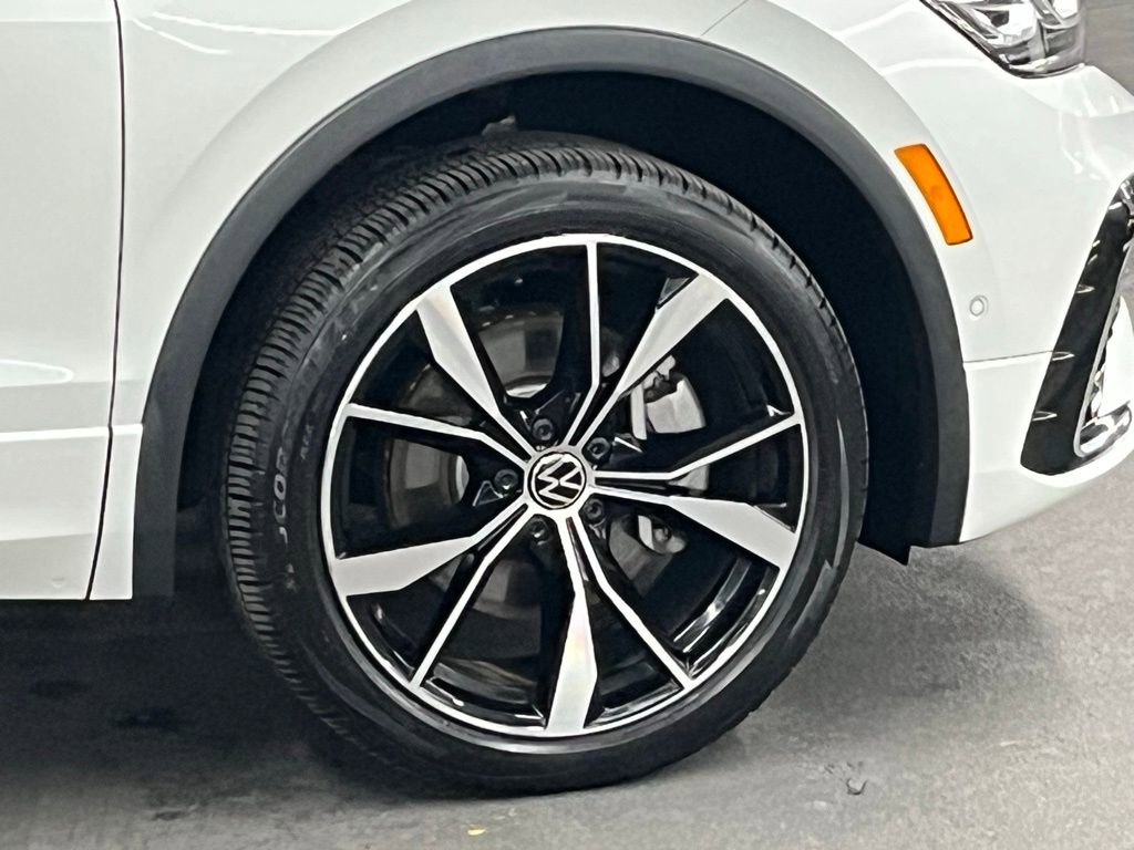 Used 2022 Volkswagen Tiguan SEL R-Line image 39
