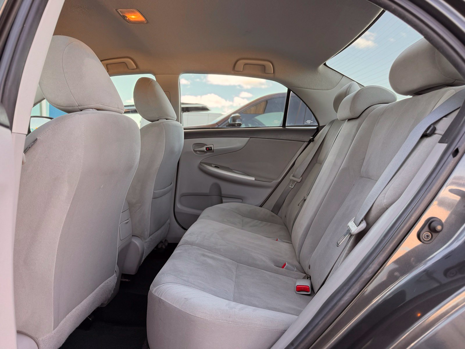 Used 2012 Toyota Corolla LE FWD image 16