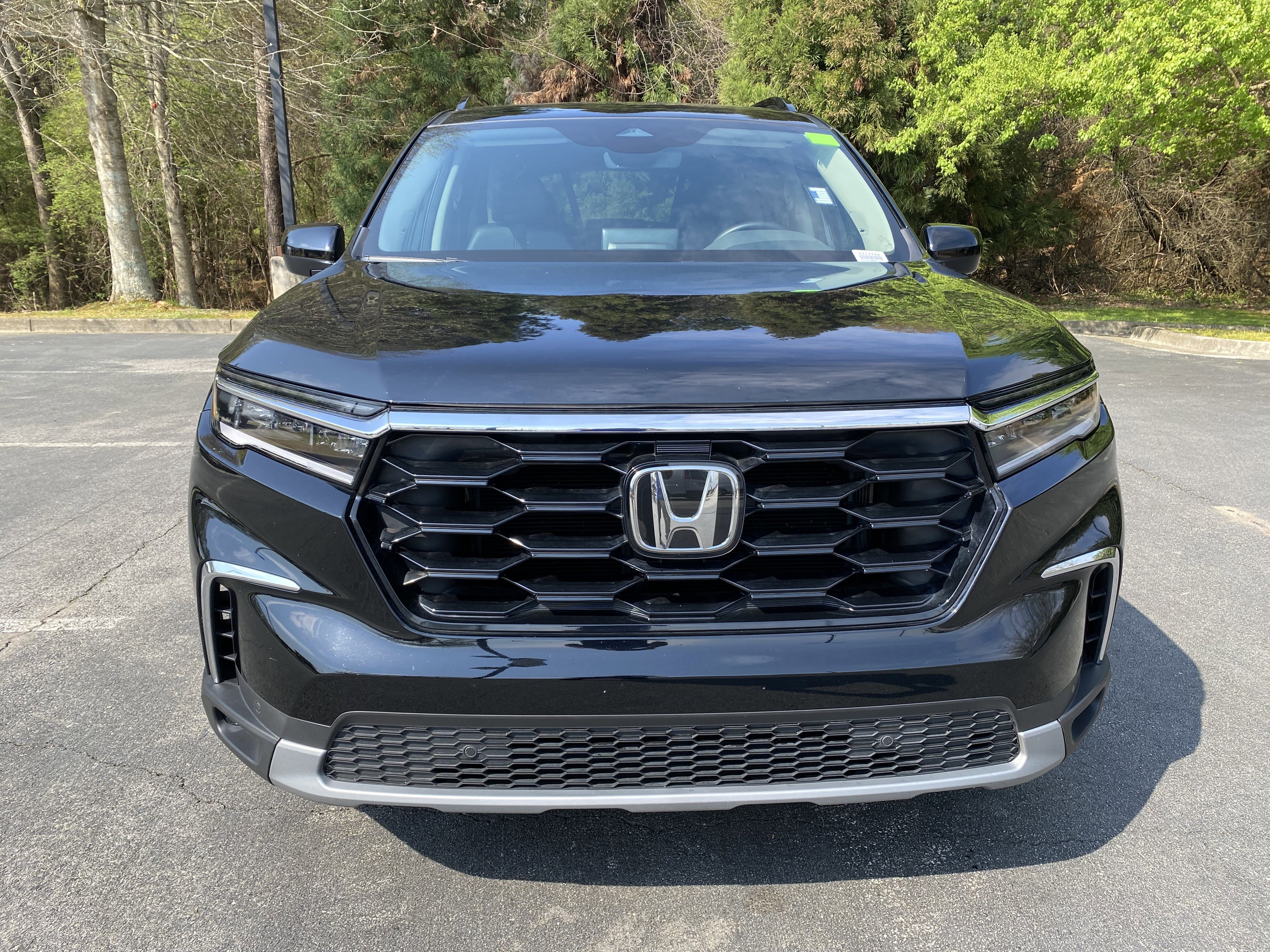 Used 2024 Honda Pilot Touring image 3