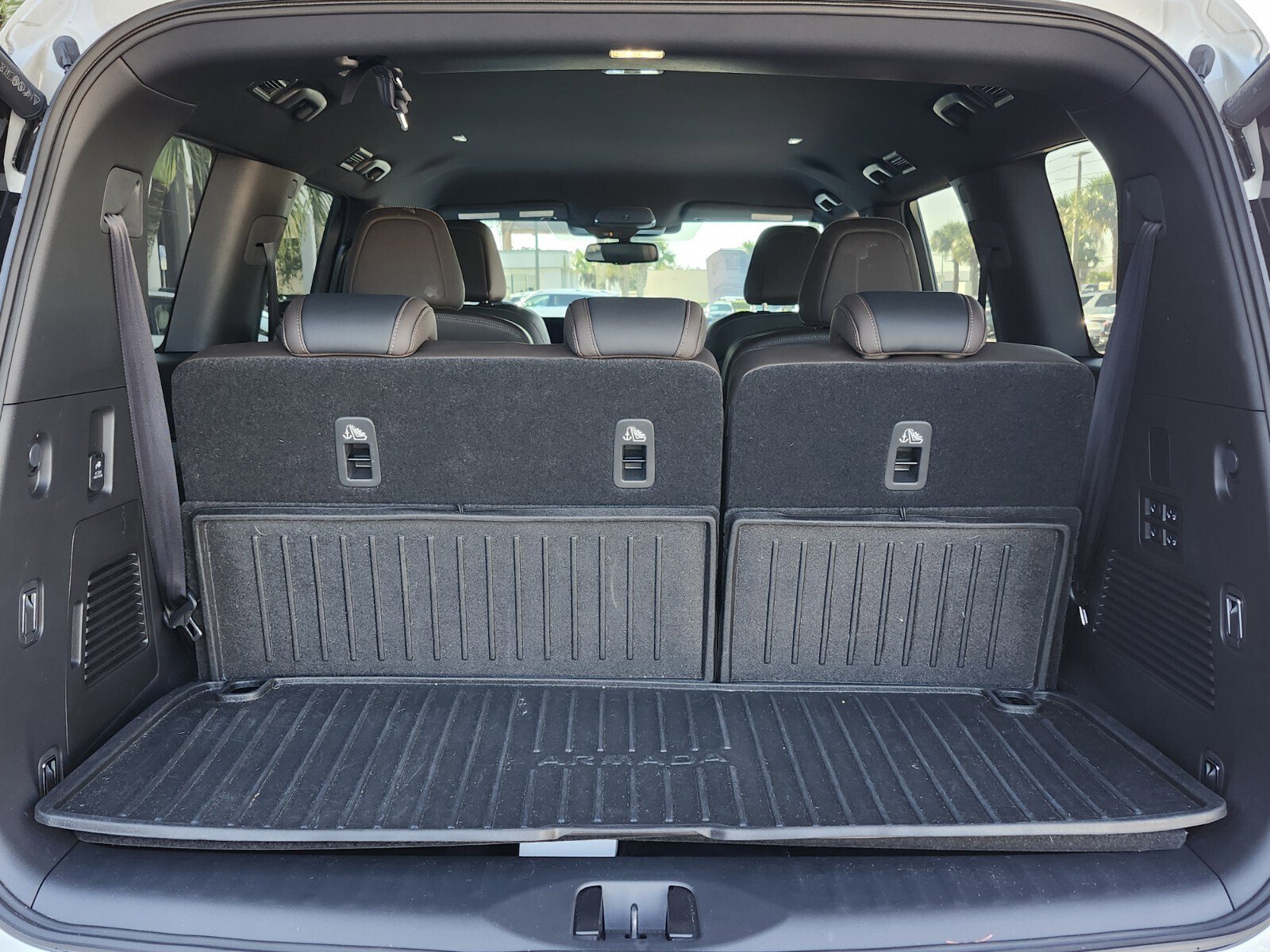 Used 2025 Nissan Armada SL w/ Captain's Chari Seat Package image 19