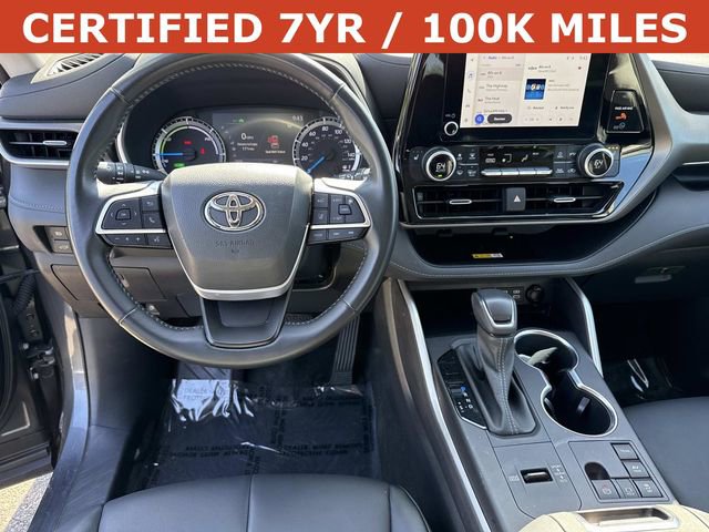 Used 2023 Toyota Highlander XLE AWD/4WD image 18