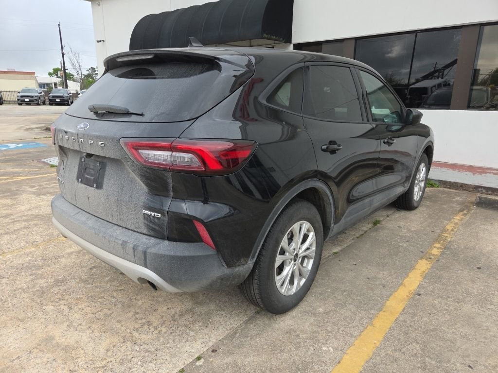 Used 2025 Ford Escape Active image 11