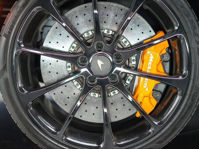 Used 2025 McLaren Artura image 23