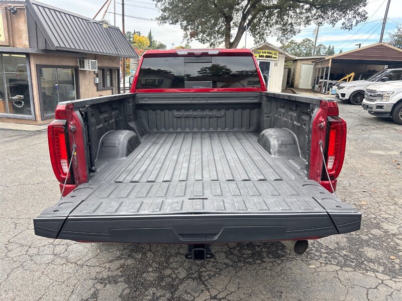 Used 2022 GMC Sierra 2500 Denali w/ Denali Ultimate Package AWD/4WD image 39