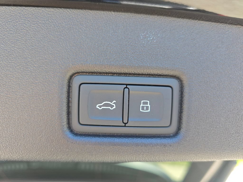 Used 2025 Audi SQ5 Premium Plus AWD/4WD image 18