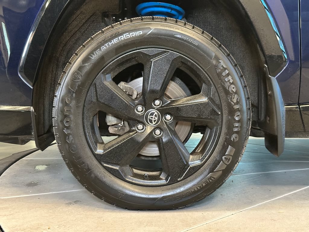 Used 2020 Toyota RAV4 XSE AWD/4WD image 25