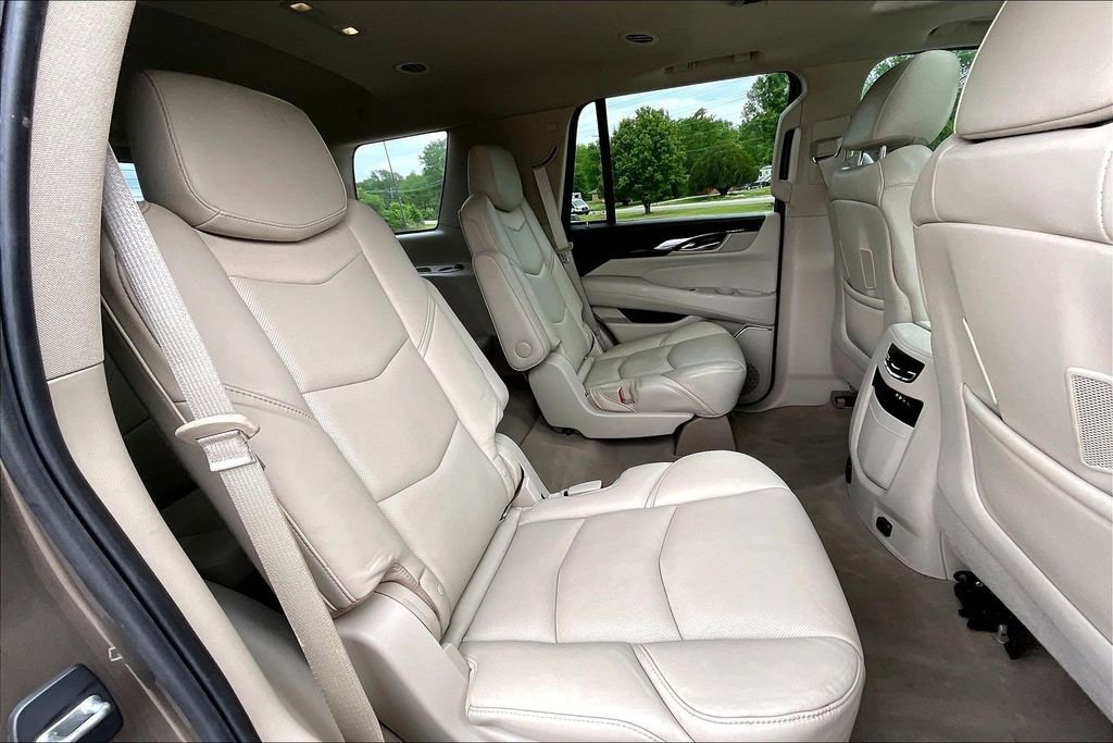 Used 2016 Cadillac Escalade Premium AWD/4WD image 26