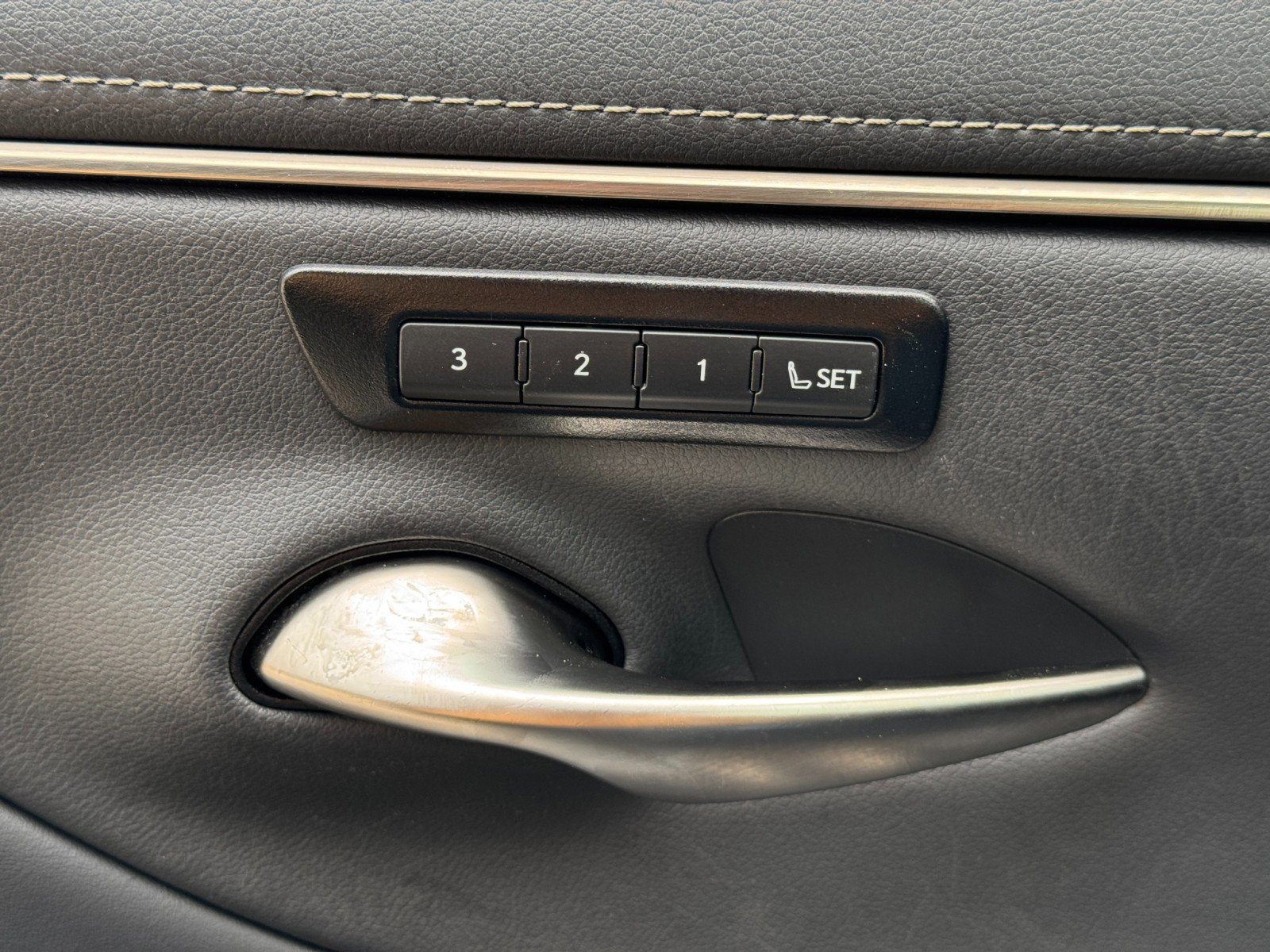 Used 2021 Lexus ES 300h w/ Premium Package FWD image 17