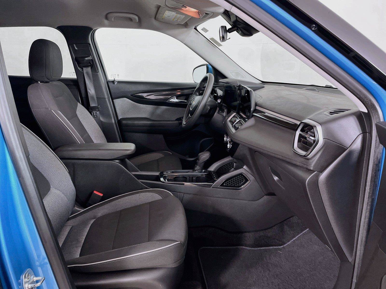 Used 2025 Chevrolet TrailBlazer LT AWD/4WD image 25