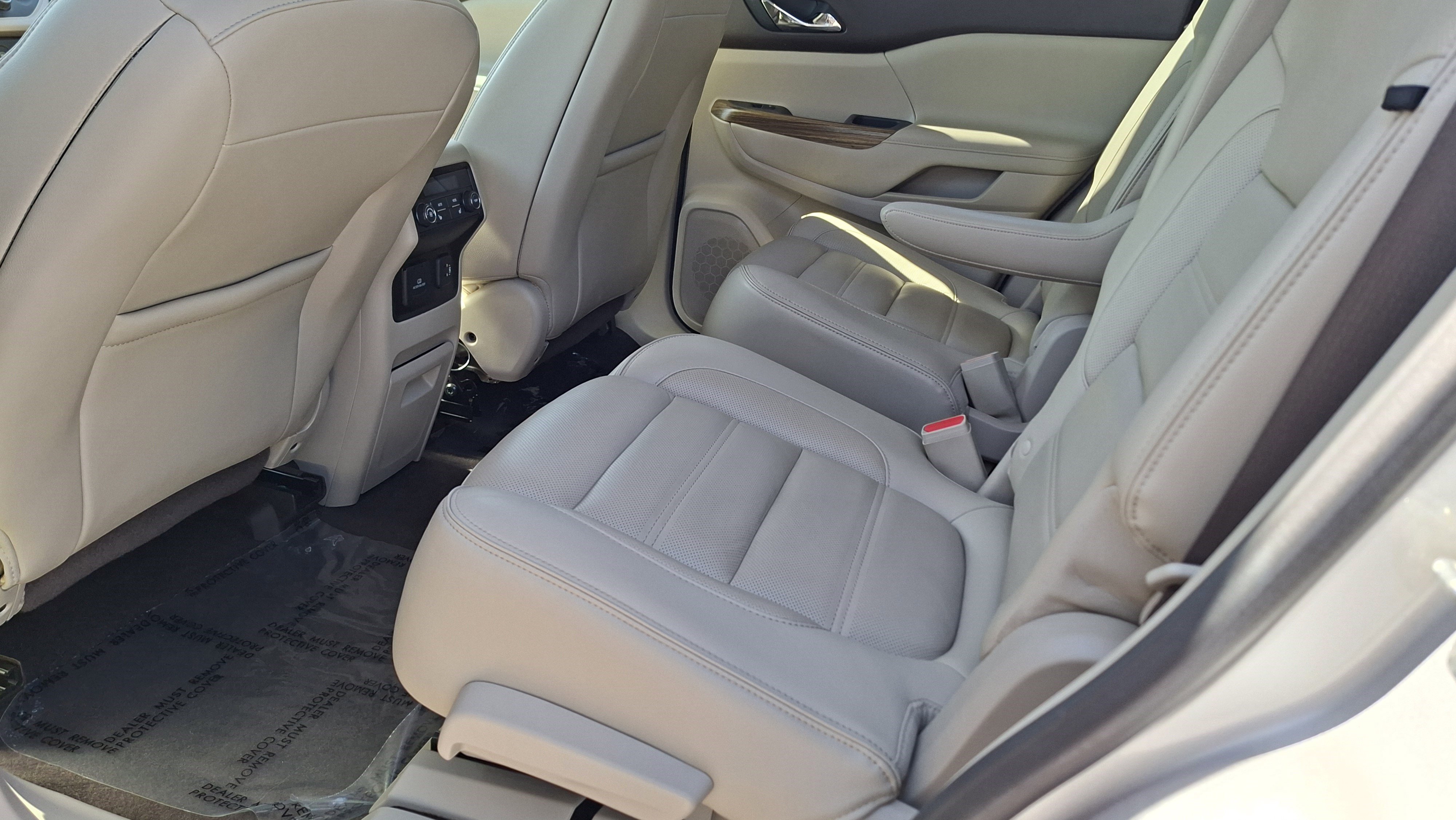 Used 2019 GMC Acadia Denali w/ Technology Package FWD image 20