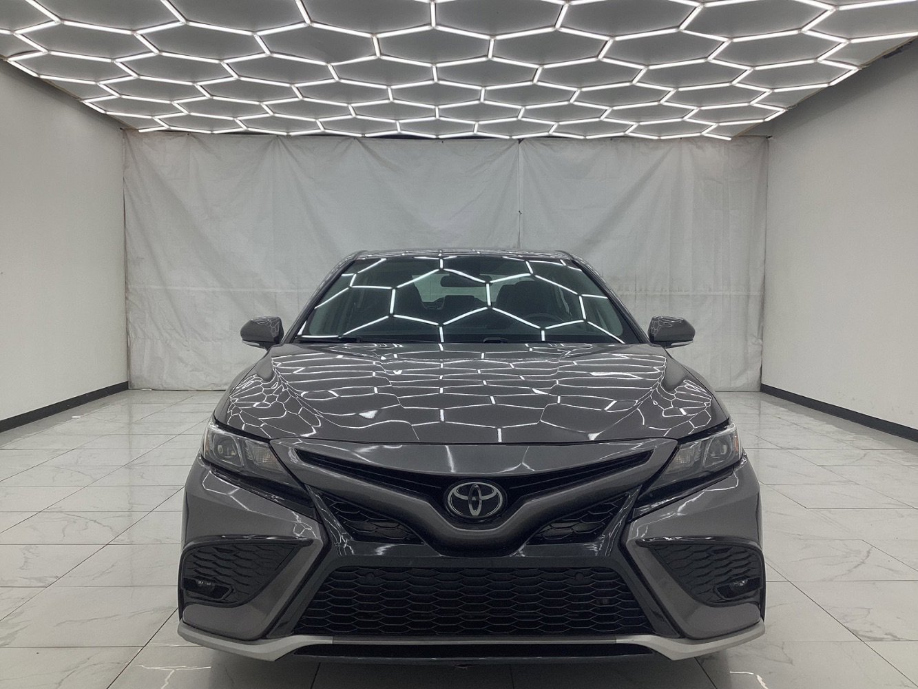 Used 2022 Toyota Camry SE image 5