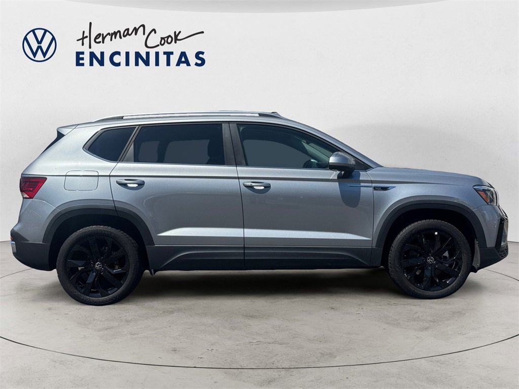 Used 2024 Volkswagen Taos SE image 6