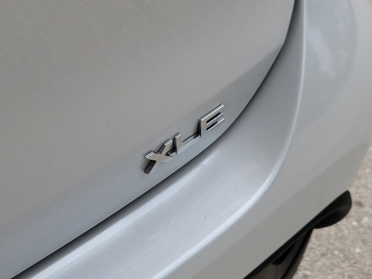 Used 2025 Toyota Highlander XLE FWD image 7
