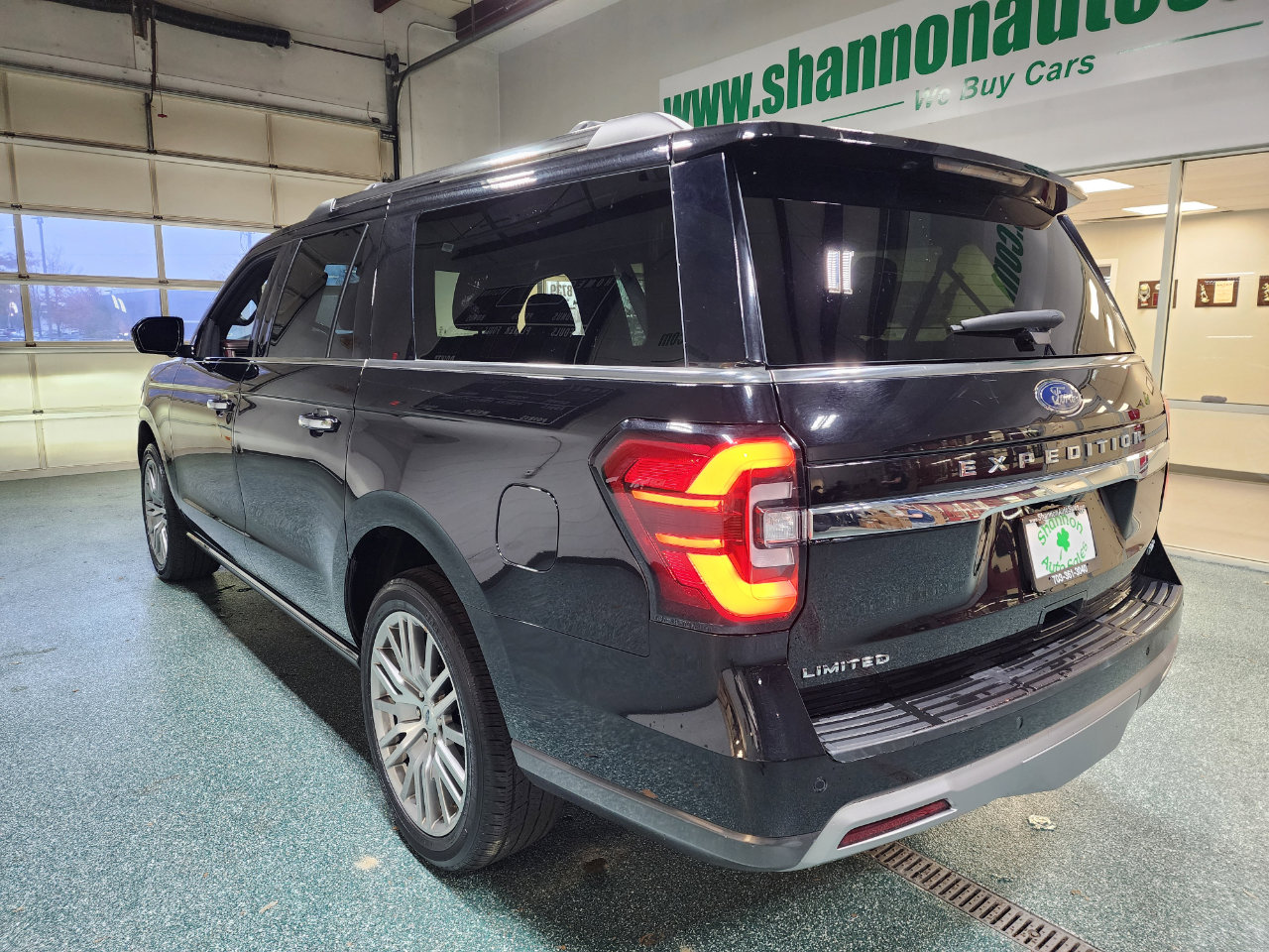 Used 2024 Ford Expedition Max Limited image 9