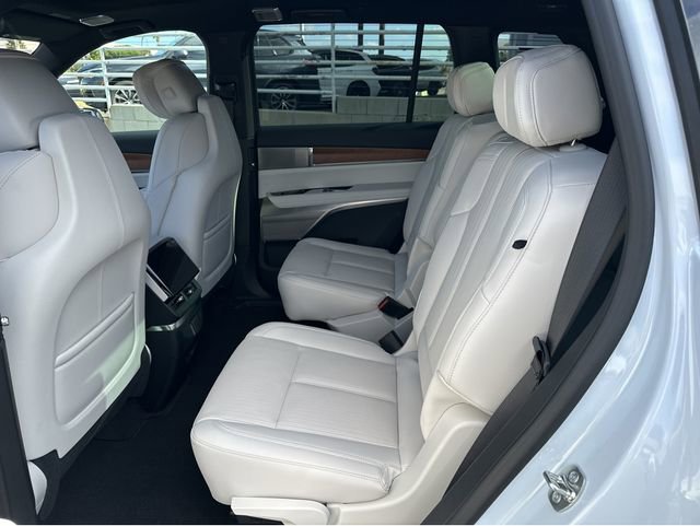 New 2026 Cadillac Vistiq Luxury AWD/4WD image 14