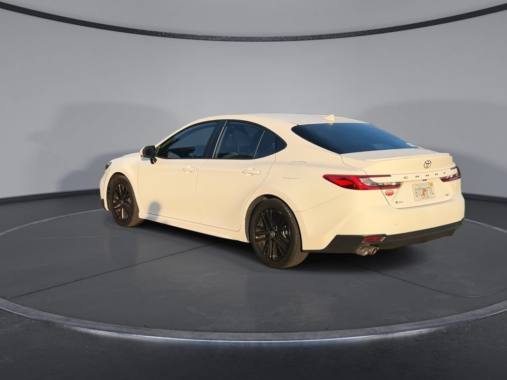 Used 2025 Toyota Camry SE FWD image 6