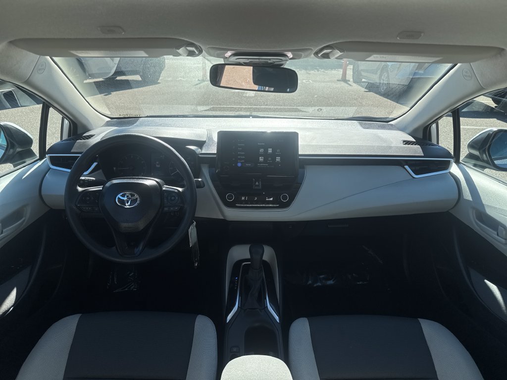Used 2025 Toyota Corolla LE FWD image 10