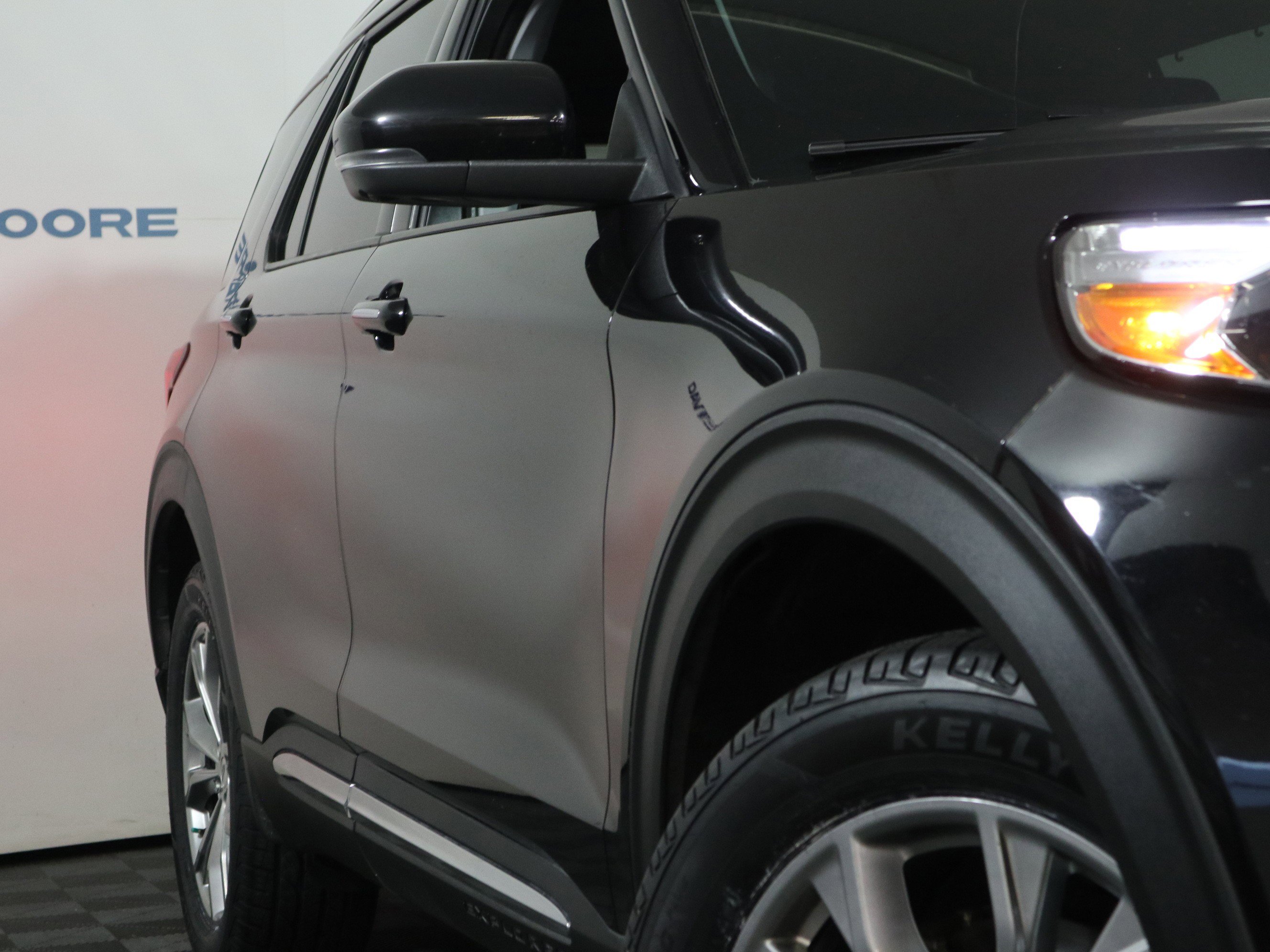 Used 2022 Ford Explorer Limited w/ Equipment Group 301A image 3