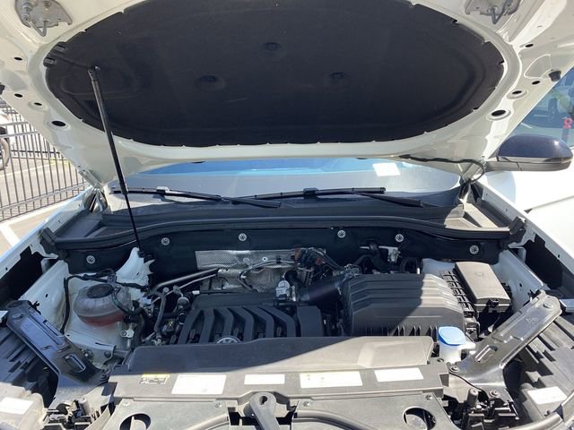 Used 2022 Volkswagen Atlas SEL R-Line AWD/4WD image 16