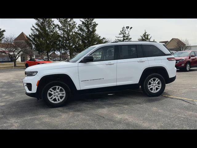 Used 2023 Jeep Grand Cherokee Laredo w/ Luxury Tech Group I image 6