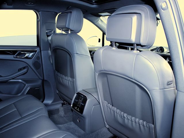New 2026 Porsche Macan AWD/4WD image 23