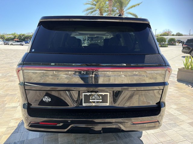 New 2026 Lincoln Navigator L Reserve AWD/4WD image 3