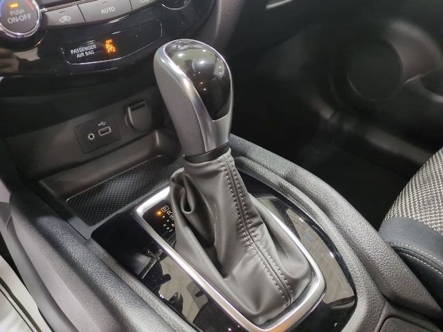 Used 2022 Nissan Rogue Sport SV image 14