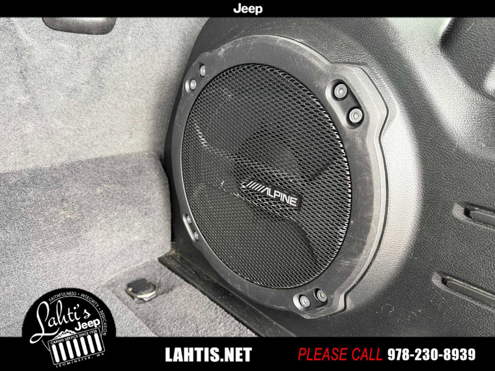 Used 2022 Jeep Wrangler Unlimited Sahara w/ Cold Weather Group image 29