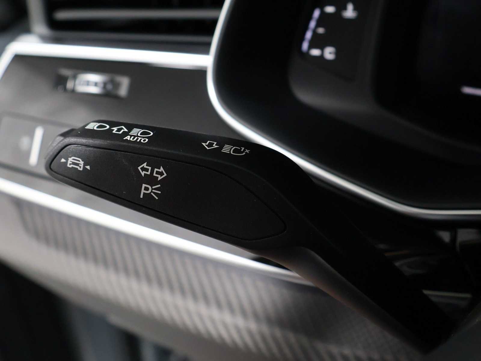 Used 2024 Audi SQ8 Prestige AWD/4WD image 29
