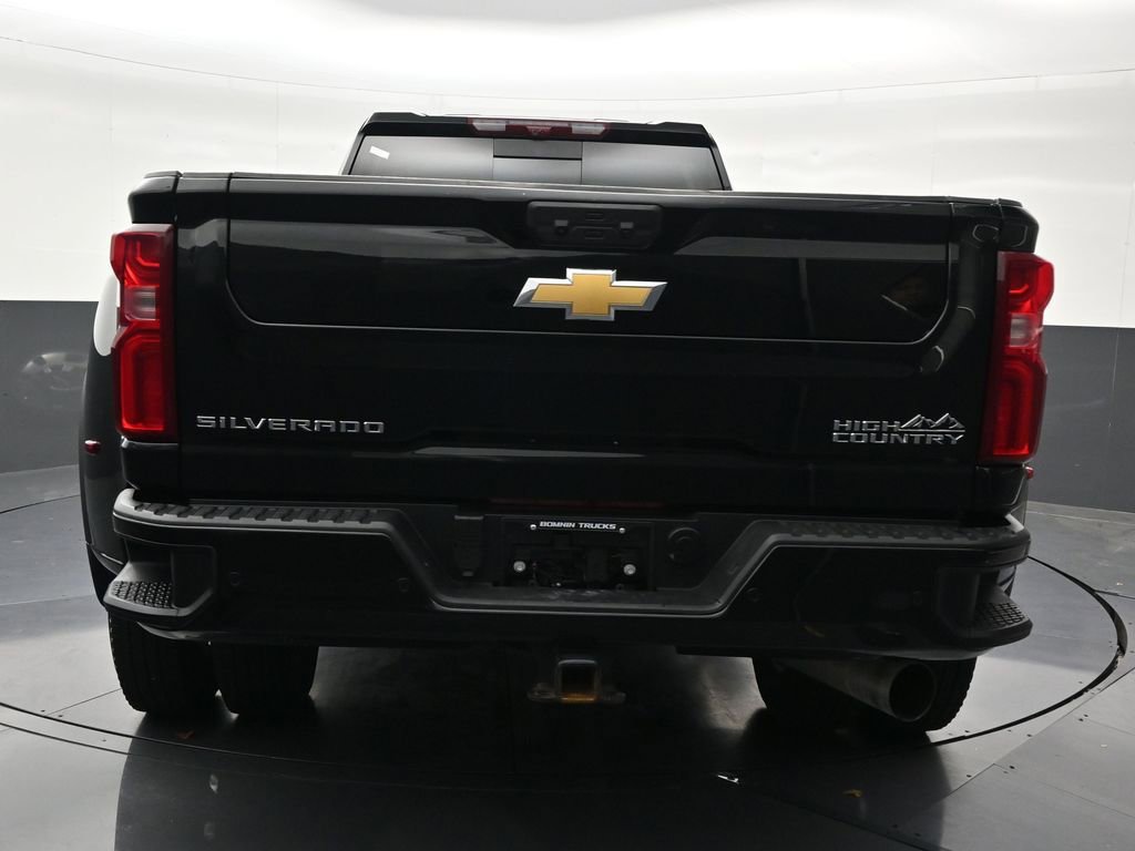 Used 2026 Chevrolet Silverado 3500 High Country w/ High Country Premium Package AWD/4WD image 4