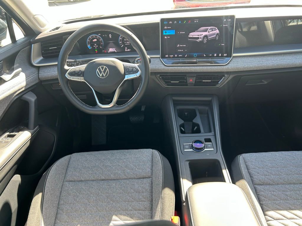 Used 2025 Volkswagen Tiguan S image 9