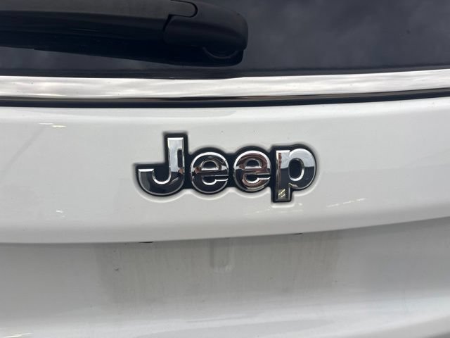 Used 2025 Jeep Compass Latitude AWD/4WD image 15