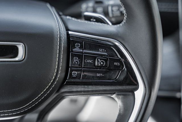 Used 2022 Jeep Grand Cherokee Overland w/ Luxury Tech Group IV image 33