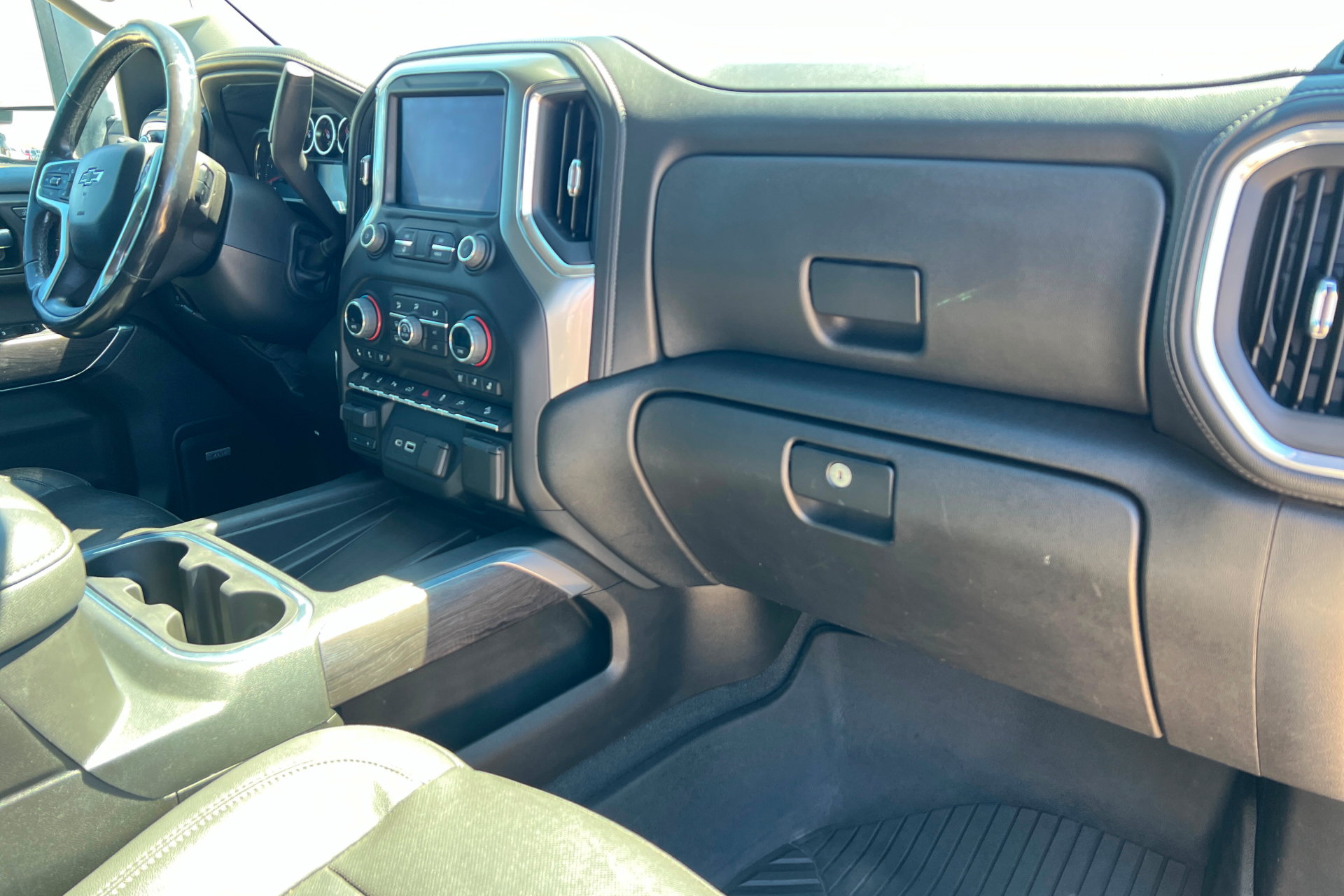 Used 2022 Chevrolet Silverado 2500 LTZ w/ LTZ Plus Package AWD/4WD image 24