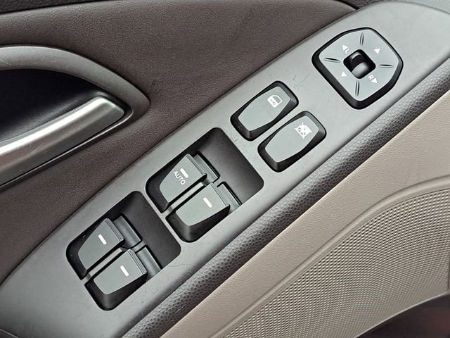 Used 2011 Hyundai Tucson GLS image 15