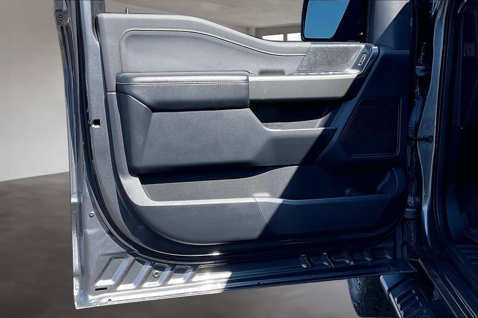 Used 2022 Ford F150 XLT w/ Equipment Group 302A High image 21