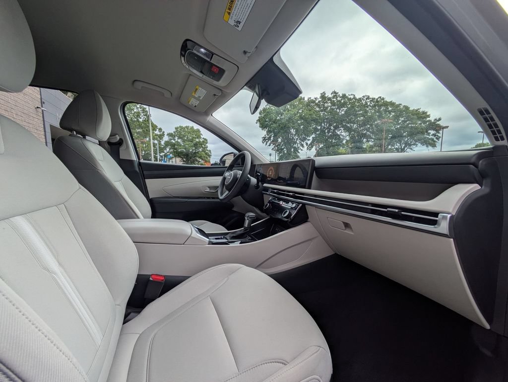 Used 2025 Hyundai Tucson SEL AWD/4WD image 28