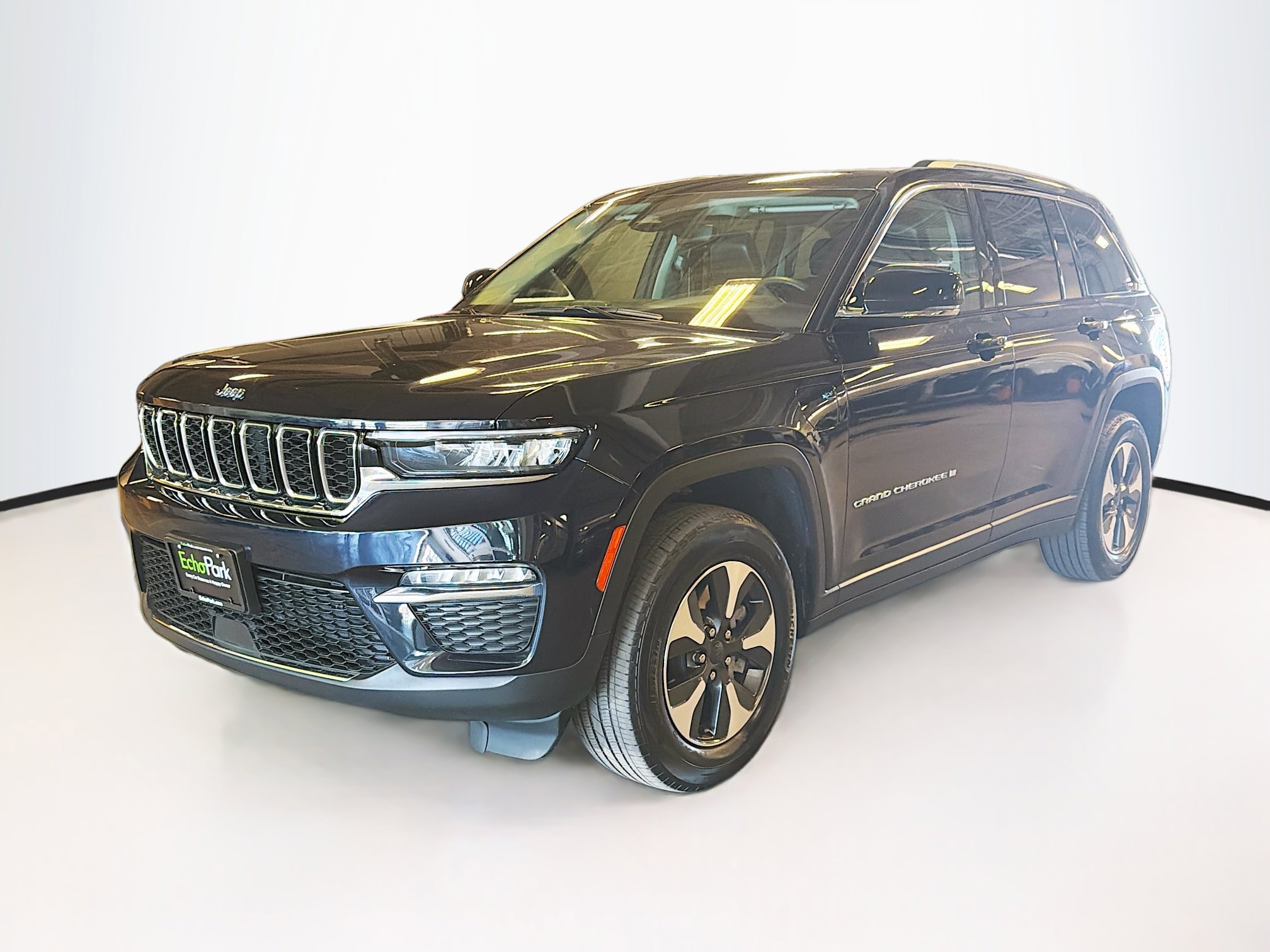 Used 2024 Jeep Grand Cherokee Limited 4xe image 3