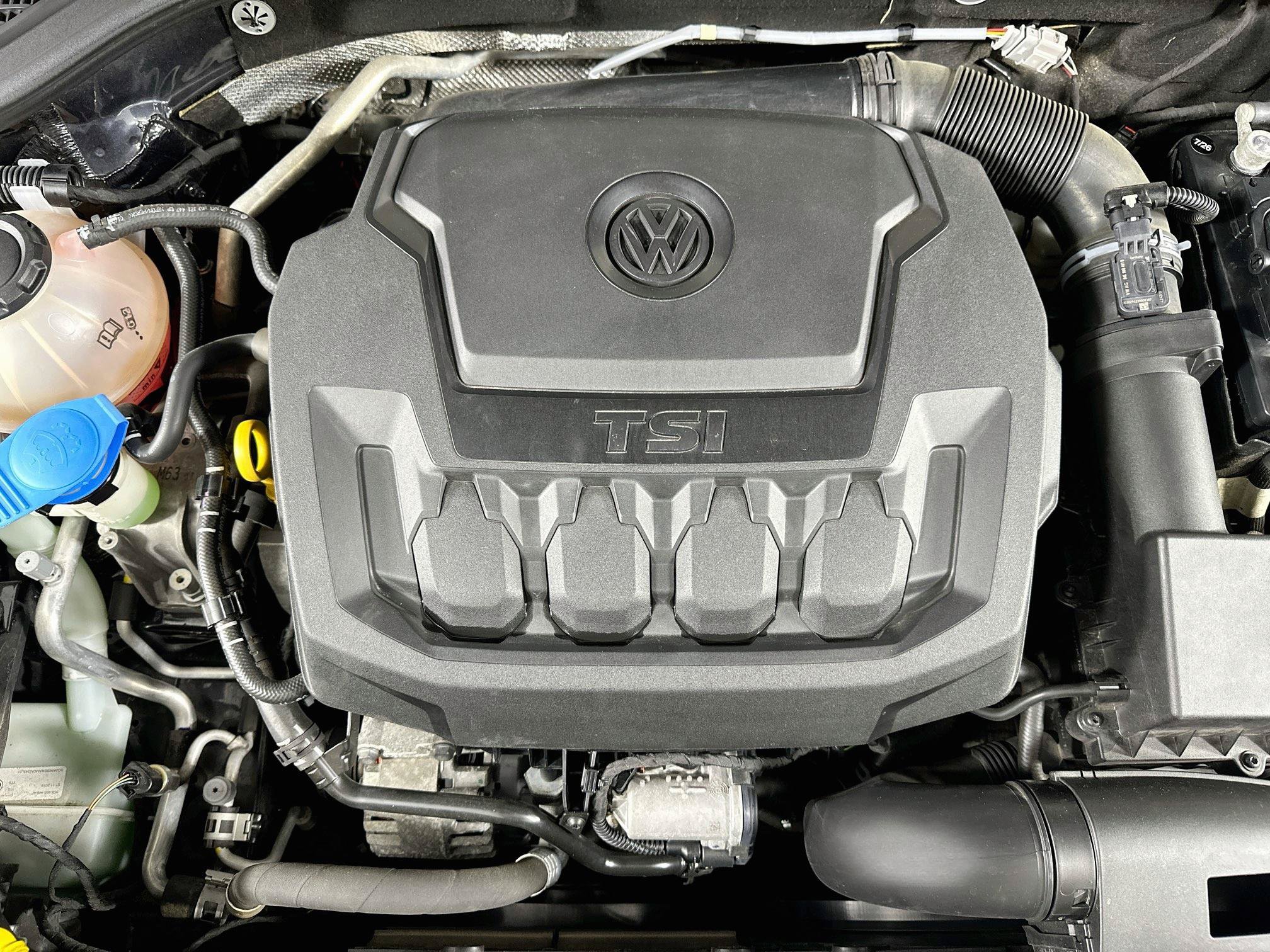 Used 2020 Volkswagen Passat 2.0T R-Line FWD image 32