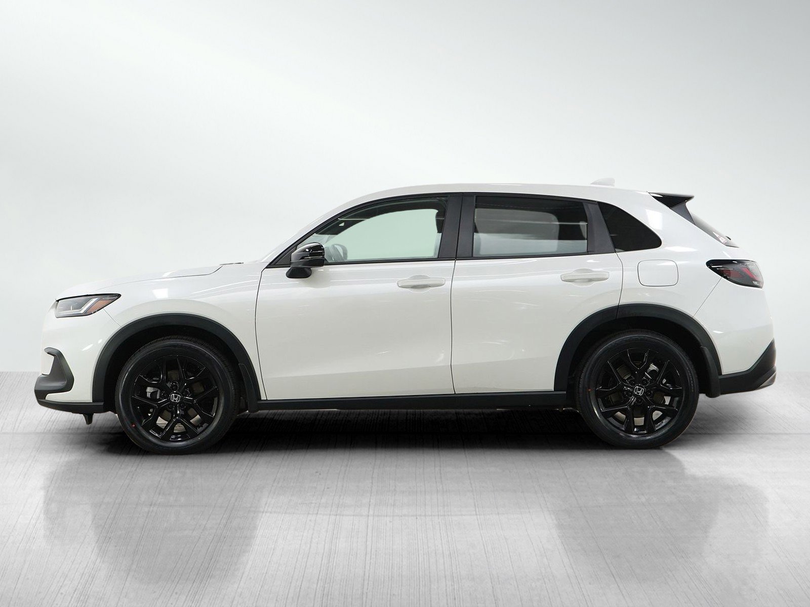 Used 2023 Honda HR-V Sport image 2