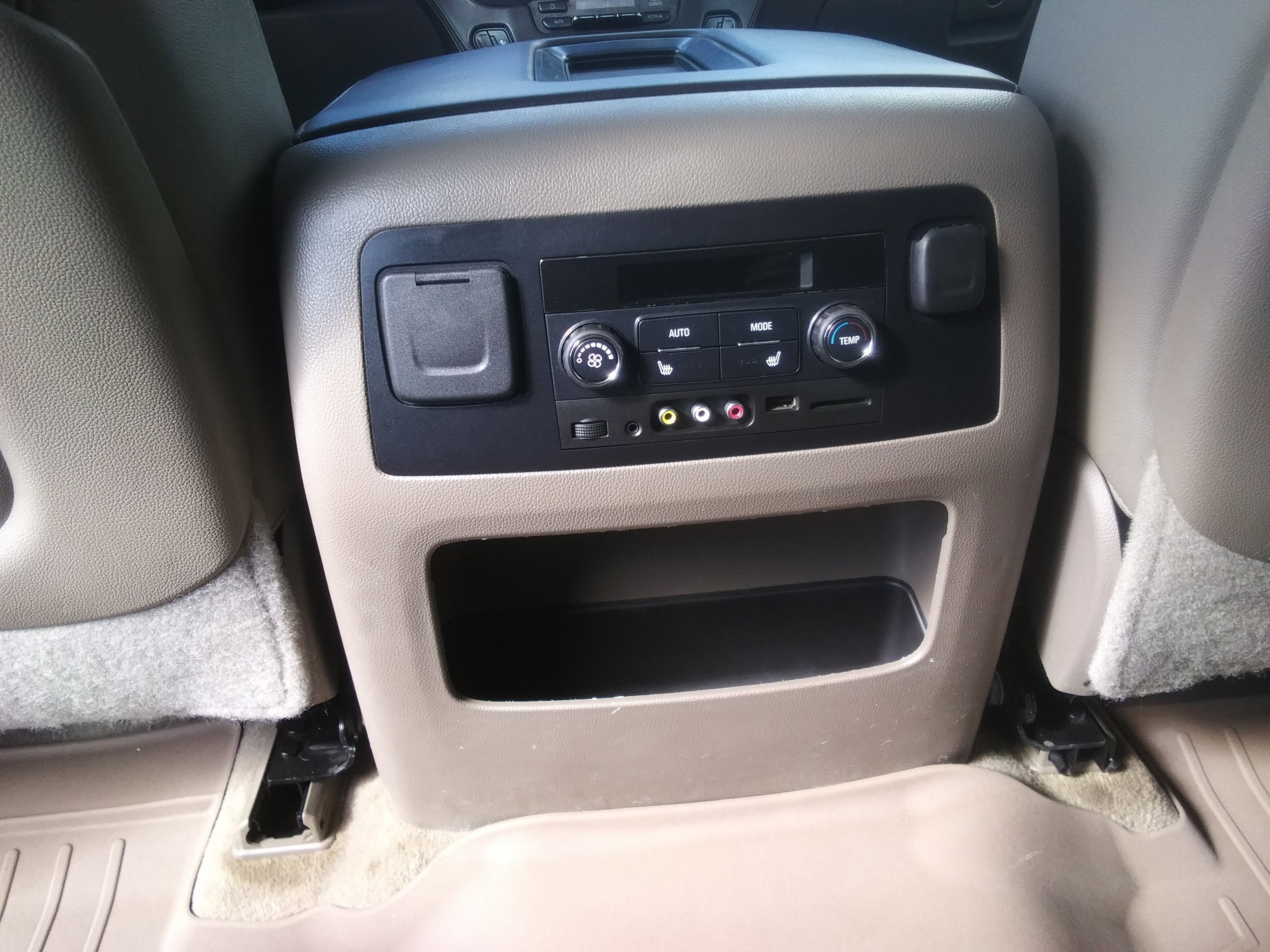 Used 2015 Chevrolet Suburban LT AWD/4WD image 14