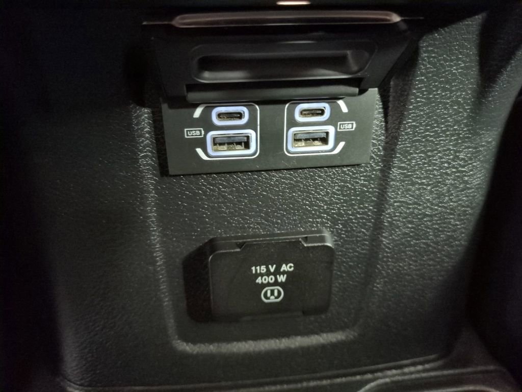 Used 2023 Jeep Gladiator Overland image 16