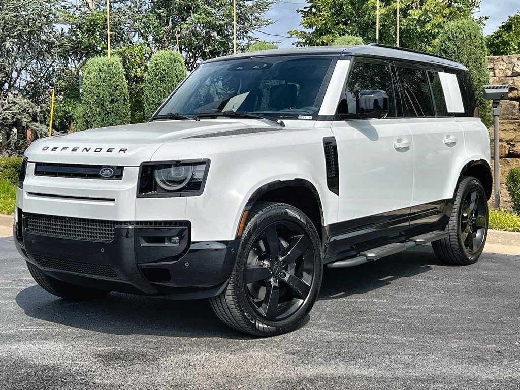 New 2026 Land Rover Defender 110 X-Dynamic SE AWD/4WD image 1