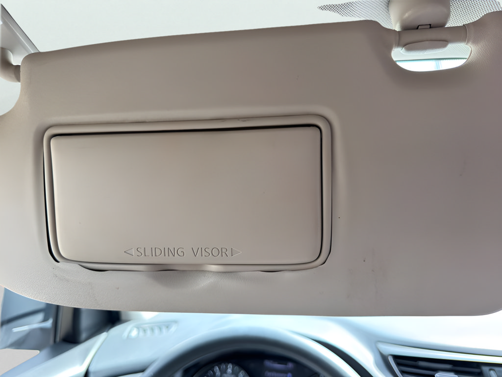Used 2018 Nissan Rogue Sport SV FWD image 29