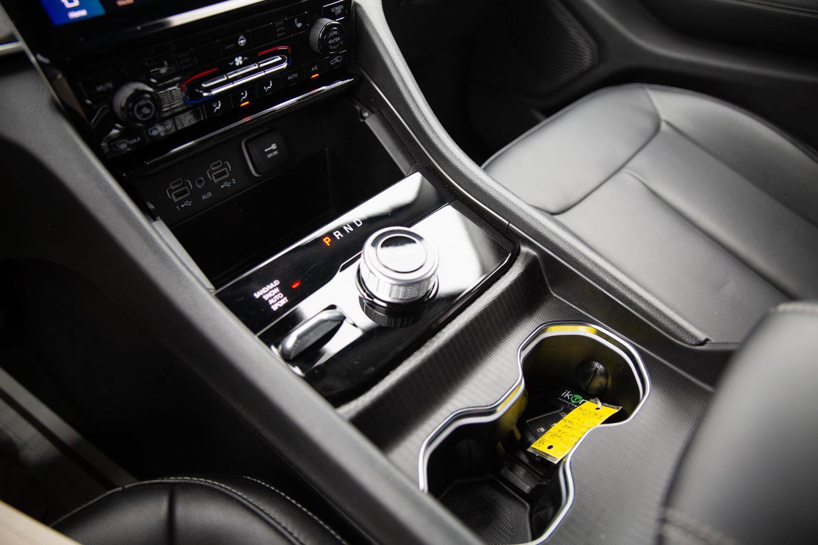 Used 2024 Jeep Grand Cherokee Limited w/ Black Appearance Package image 11