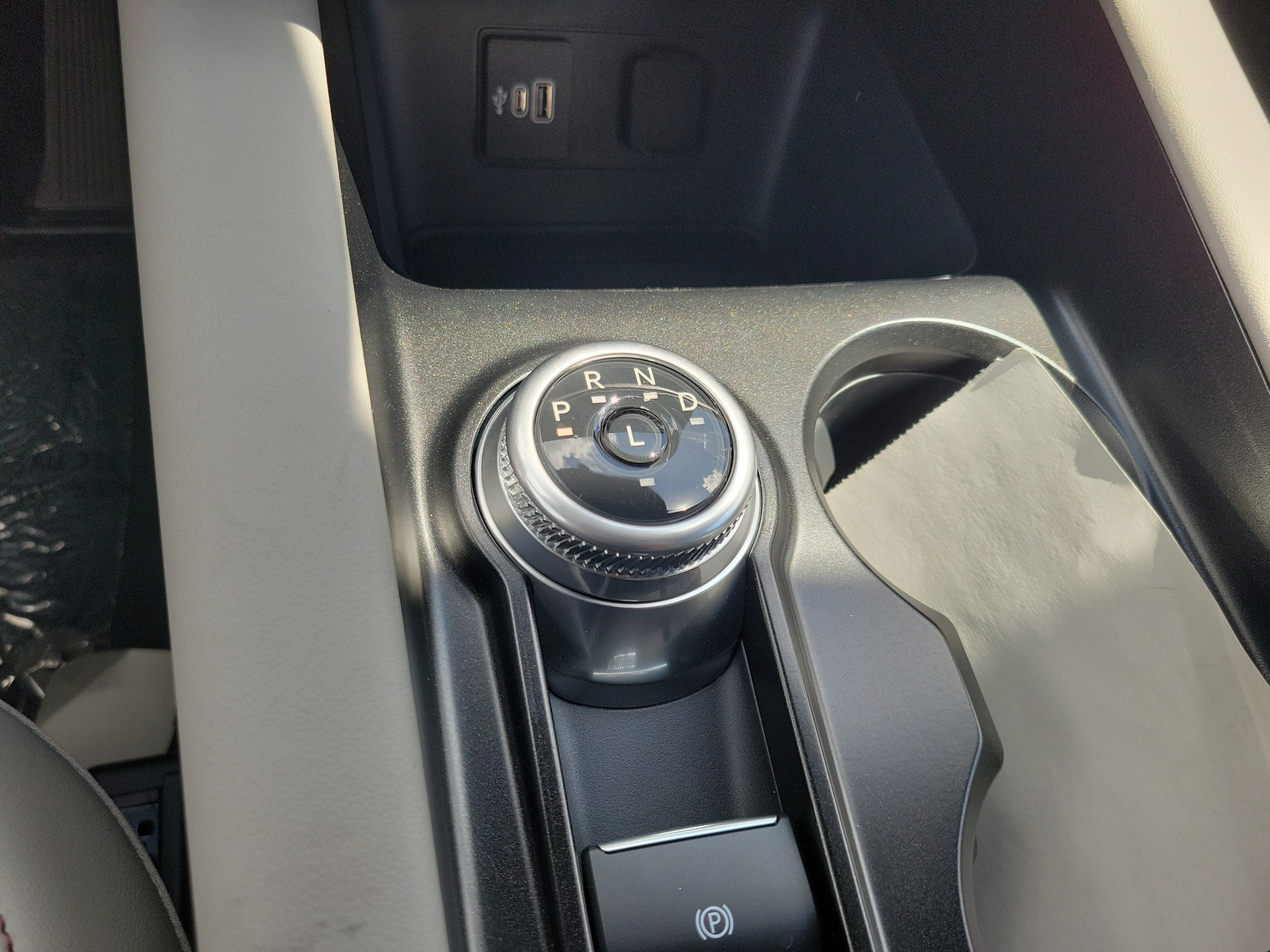 New 2027 Ford Explorer Active w/ Active Comfort Package RWD image 27