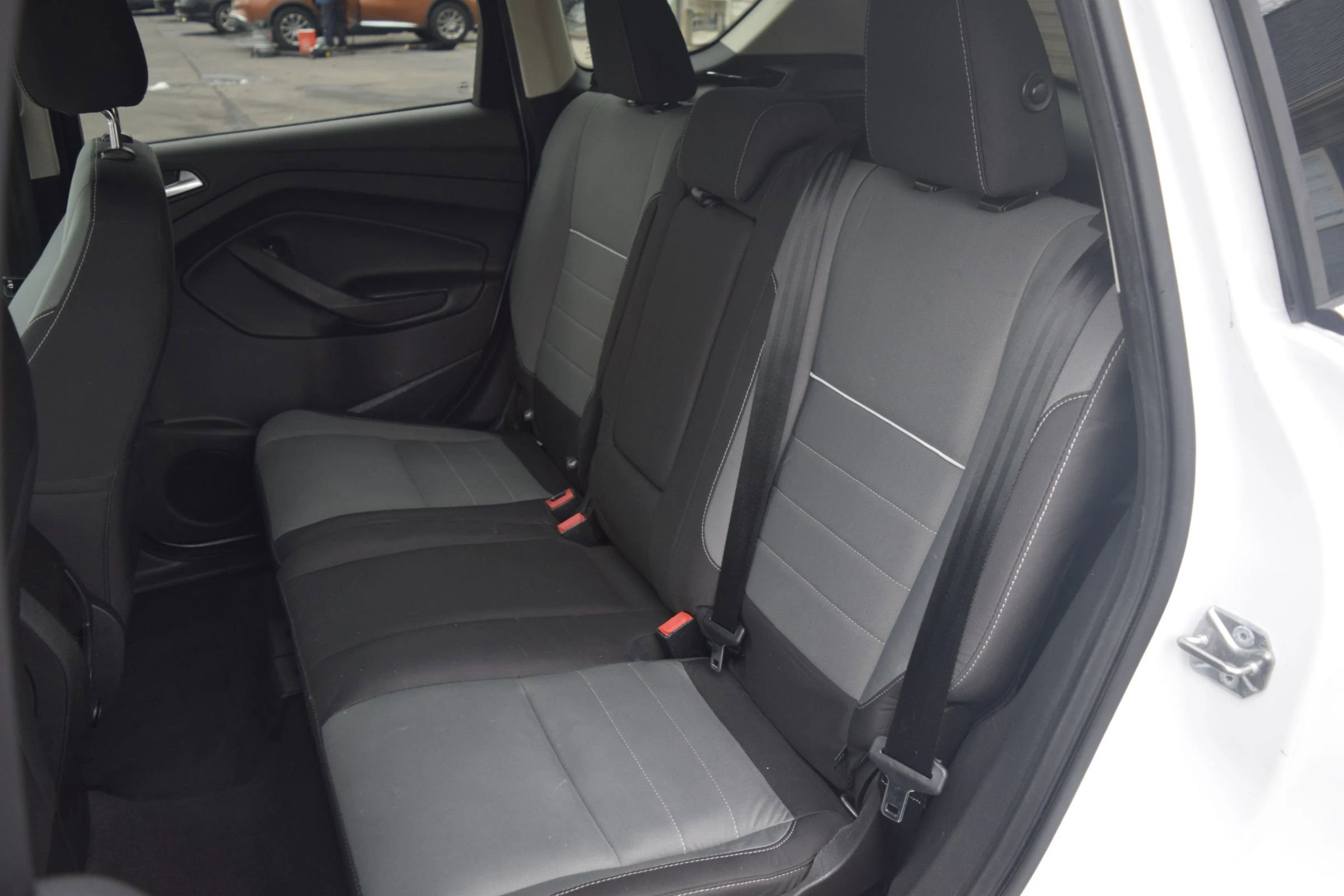 Used 2015 Ford Escape SE image 8
