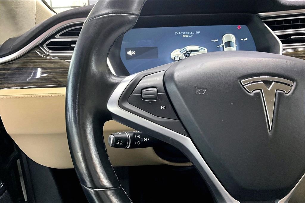 Used 2015 Tesla Model S 90D image 10
